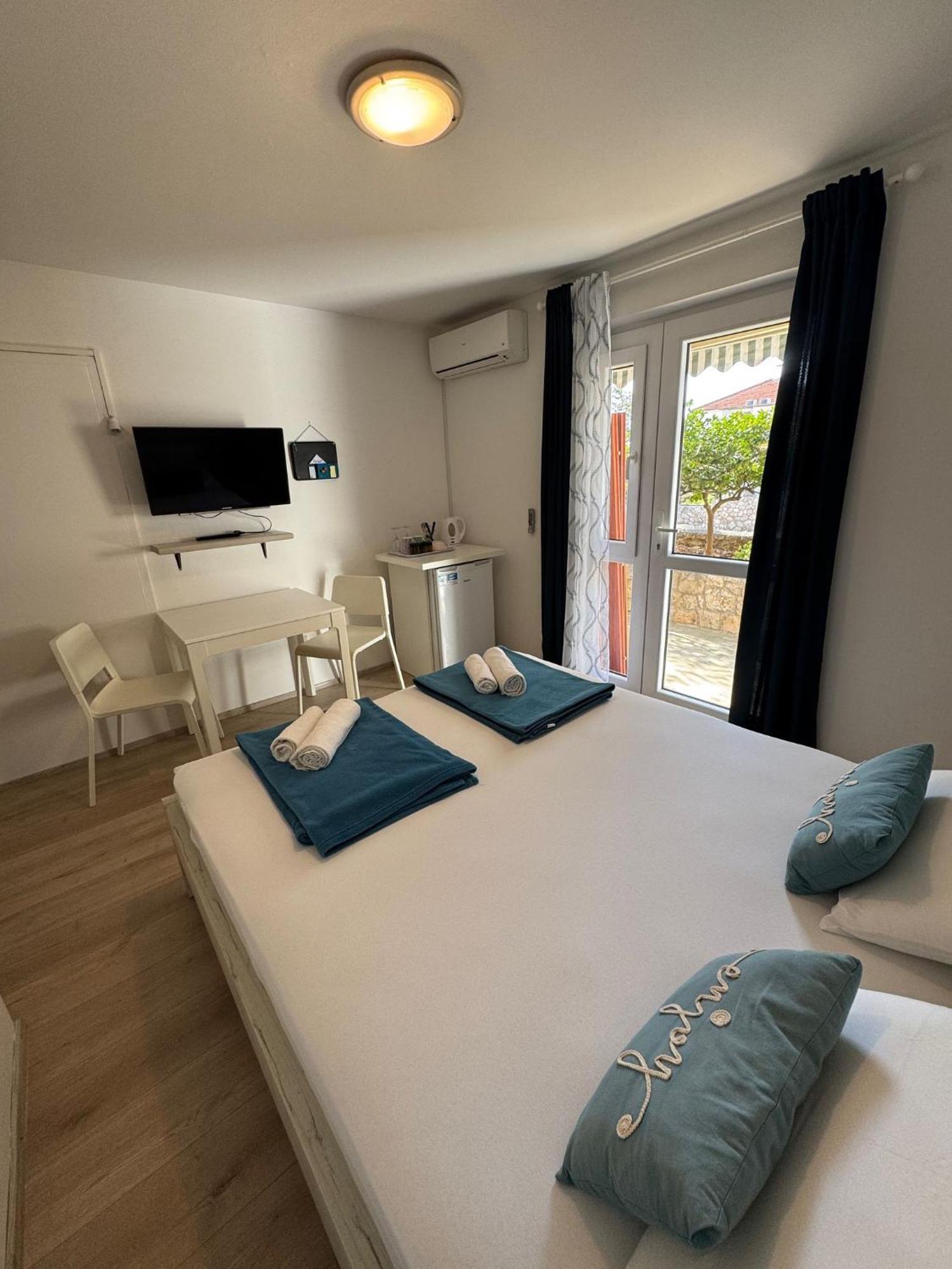 Guest House Kovacevic Хвар Экстерьер фото